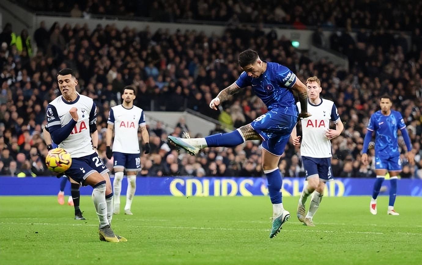 热刺轻取阿森纳，博格巴梅开二度足总杯