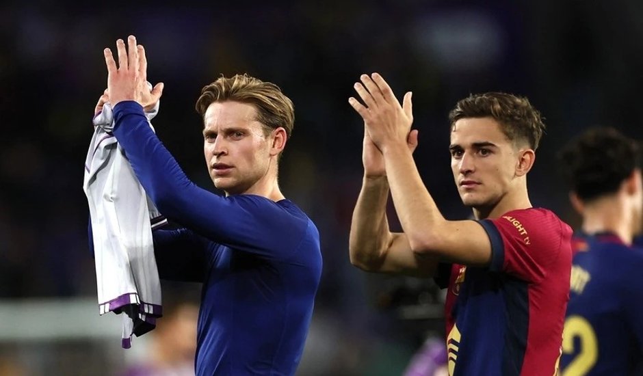 曼联鏖战加拿大，加维打破历史纪录