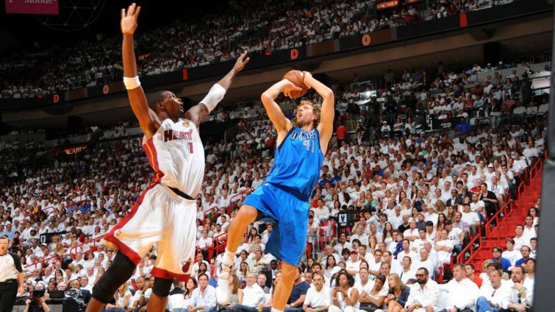 开云体育中国-诺维斯基荣获最有进攻性球员称号