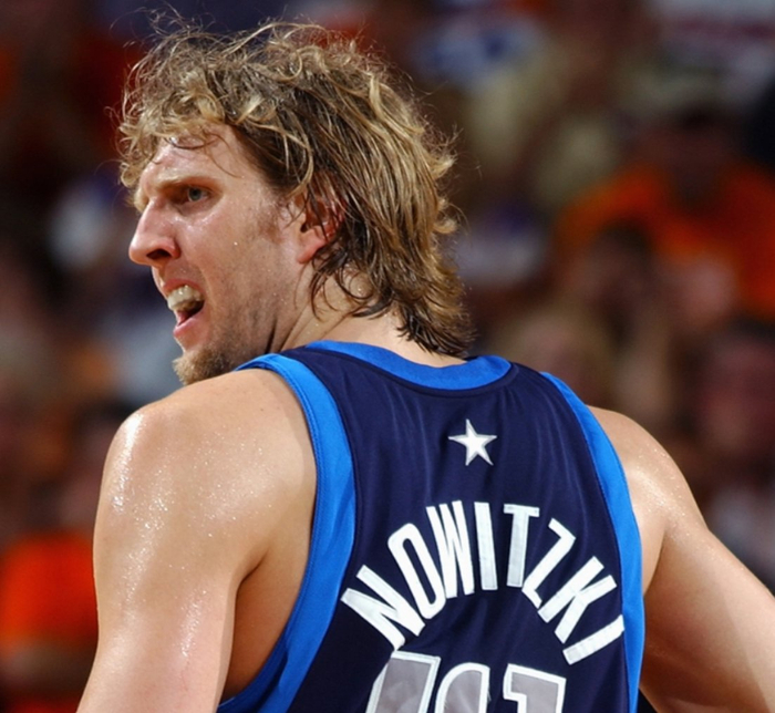 诺维斯基荣获最有进攻性球员称号