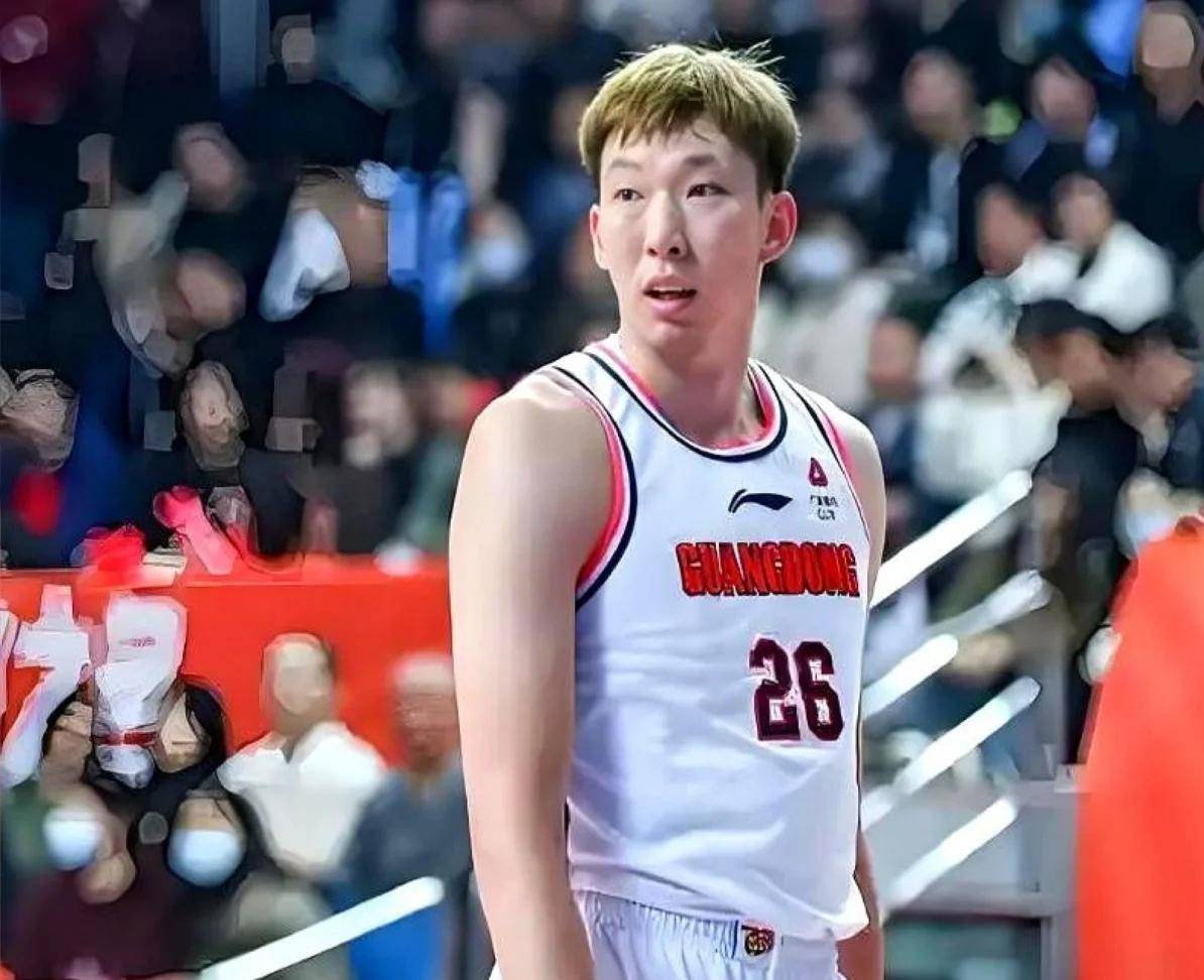 四川队横扫爵士，周琦刷新纪录